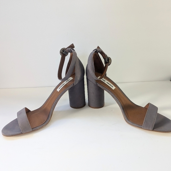 Steve Madden Rounded Heel Ankle Buckle Sandals – Purple/Grey Faux Suede – size 1 - Picture 2 of 7